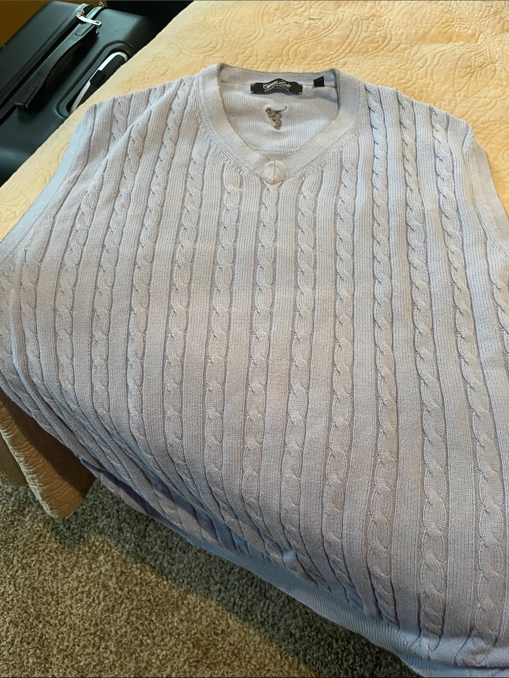 Men's Cable-Knit V-Neck Sweater in Light Blue - Classic Style